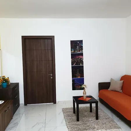 Sea View Bugibba Square Apartment