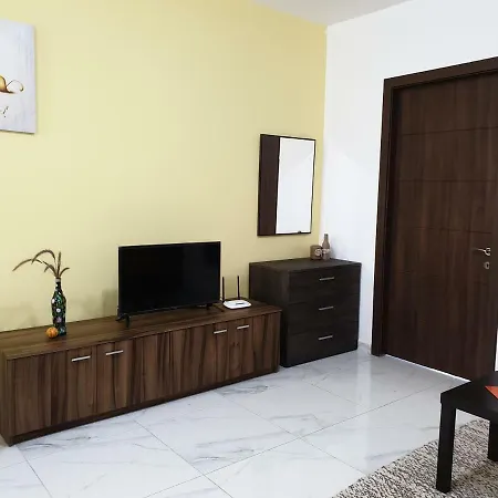 Sea View Bugibba Square Apartment
