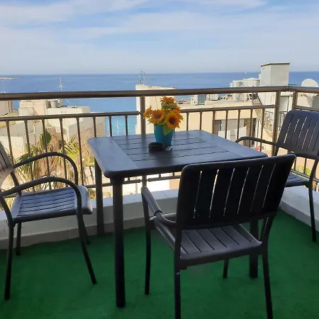 Sea View Bugibba Square Apartment *